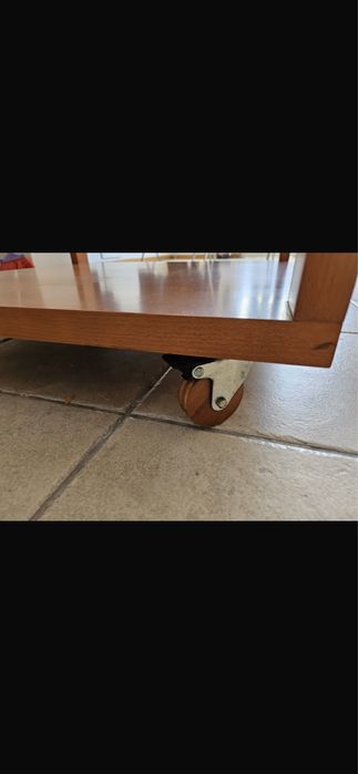 Mesa de centro em cerejeira como nova com