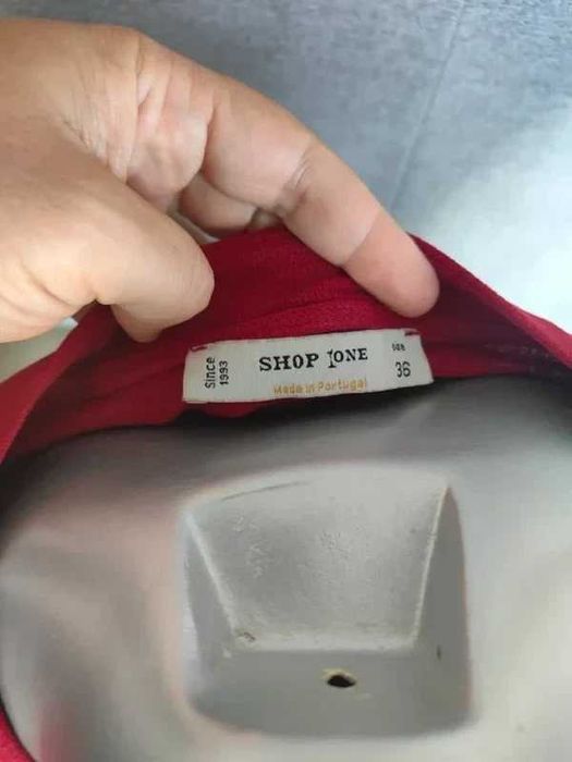 Blusa Vermelha Shop One com Decote em V e Mangas de Folhos Tamanho S