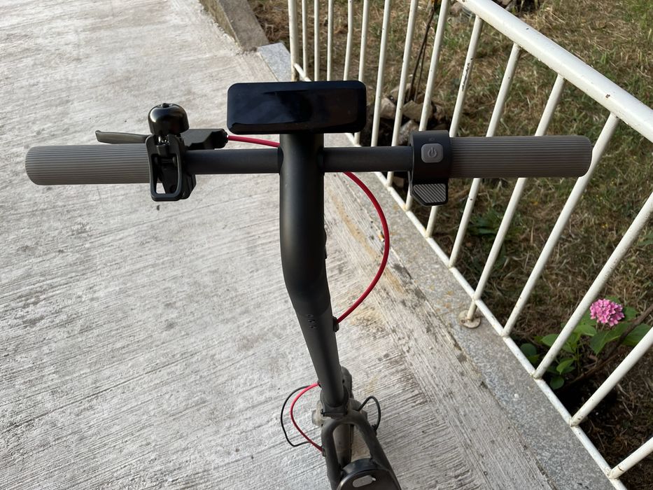 Trotinete navee v25
