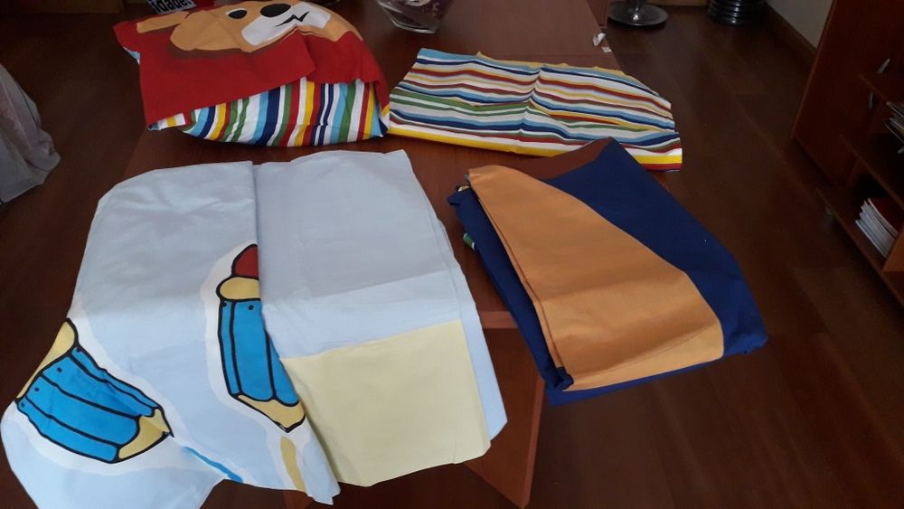 Conjunto novo de capa de edredão, lençóis, fronhas e almofada