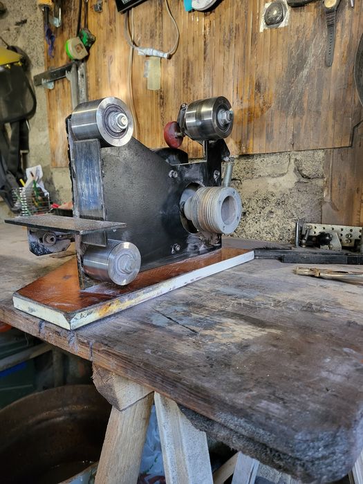 Гріндер , ленточно шліфувальний станок