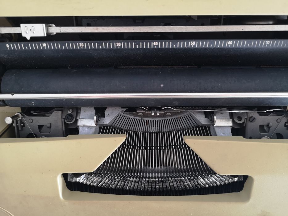 Máquina de Escrever Olivetti