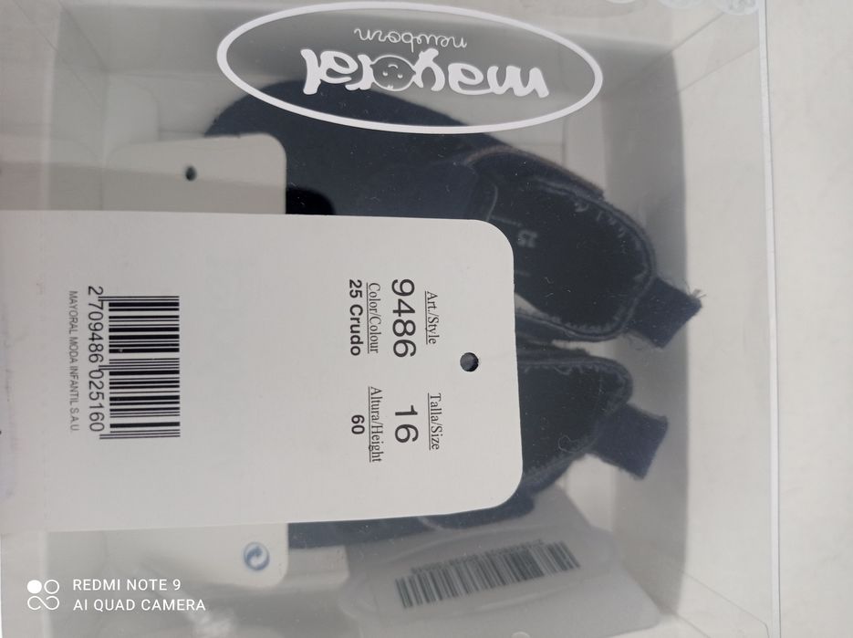 Vários sapatinhos bebê