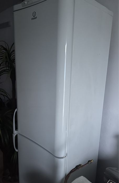 Холодильник  Indesit