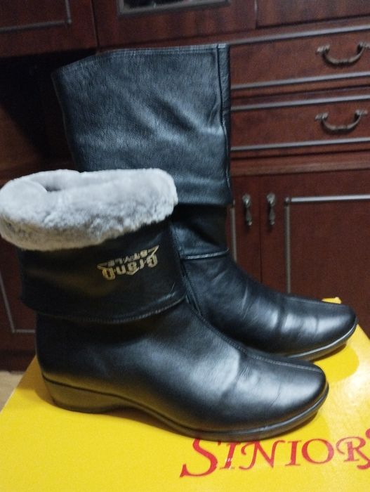 новые зимние сапоги ,натуральная кожа, натуральный мех