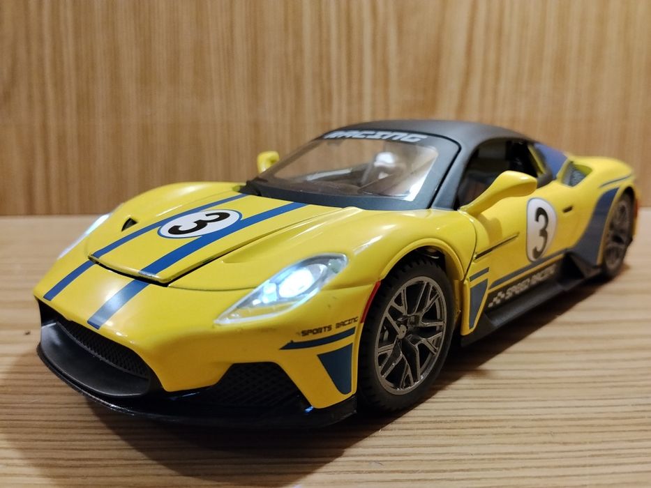 Модель Ferrari 1:22 (1:24) Автосвит металл свет звук инерция Феррари Машинка
