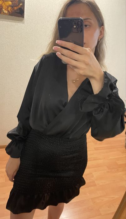 Атласна сукня , юбка на резинці