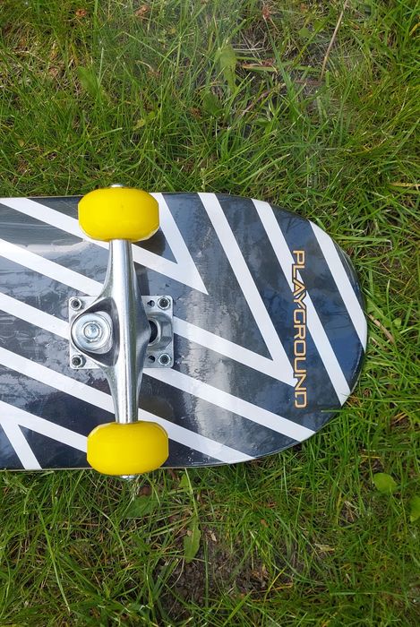 Deskorolka playground skateboard NOWA