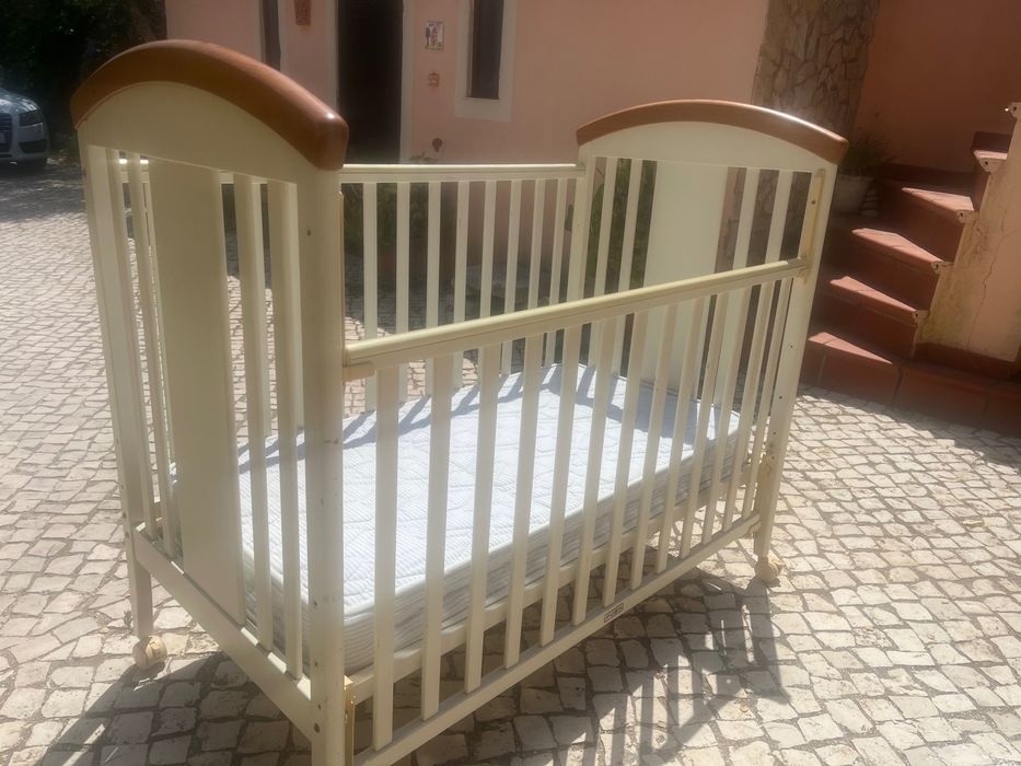 Vendo Berço com Colchão