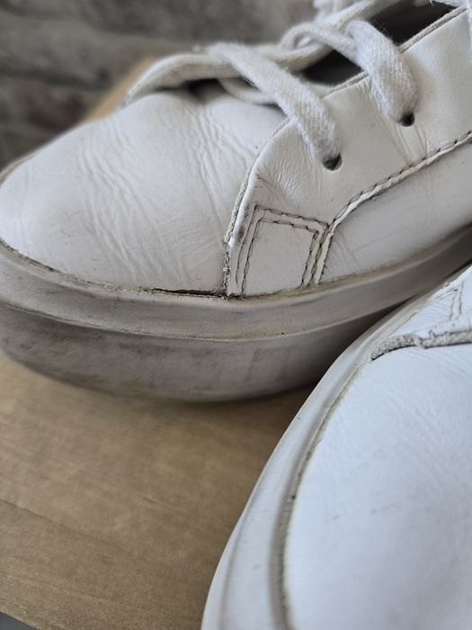 Skórzane buty Adidas rozmiar 40 i 2/3