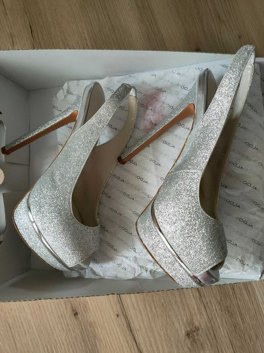 Sapatos ALDO com purpurinas cor prata