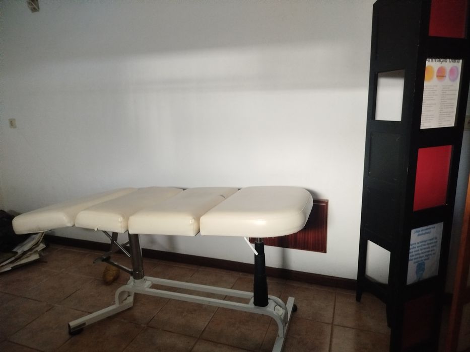 Marquesa e biombos seminovos