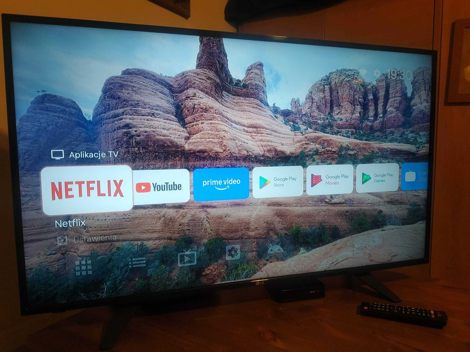 Smart box Tv Android WIFI Netflix YouTube Dvbt2 Hevc 2w1 Unikat.