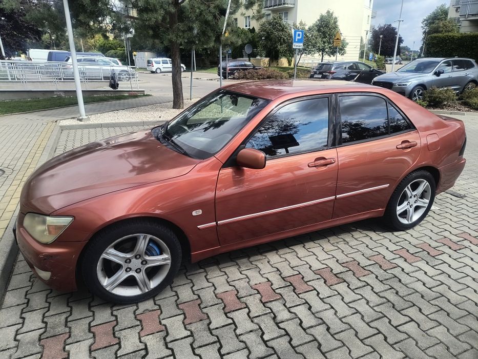 Lexus IS200