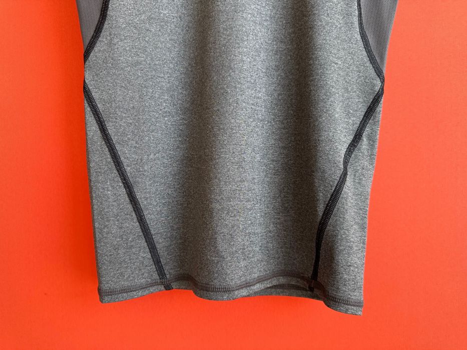 UNDER ARMOUR COMPRESSION Оригінал чоловіча спортивна майка футболка безрукавка розмір S