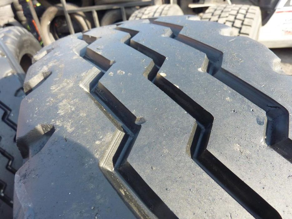 2x Opona używana przemysłowa 12.00R24 LEAO LAO8; 300zł(szt.) W3161