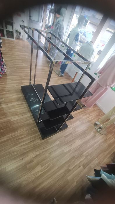 Movel / Expositor com prateleiras