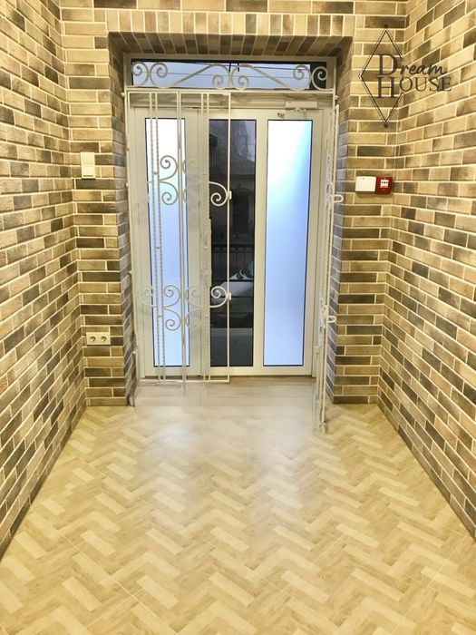 Продаж комерційного приміщення у новобудові