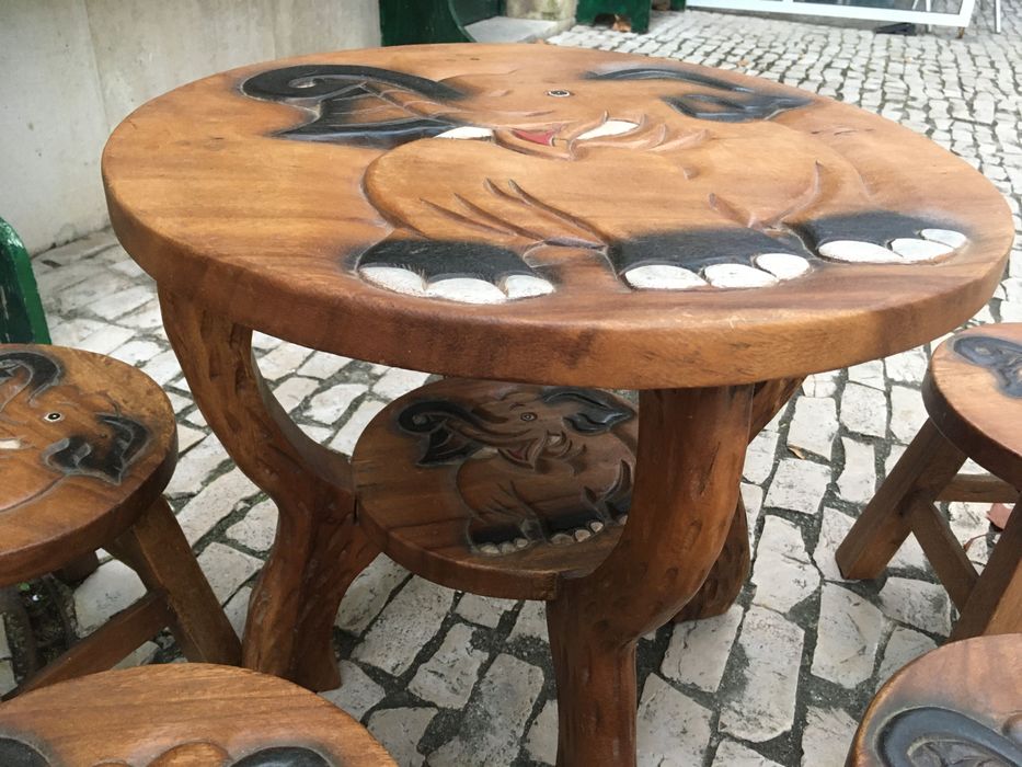 criança - mesa e 4 bancos em madeira exótica (novo)