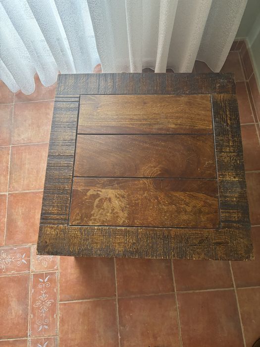 Mesa de madeira   ..’