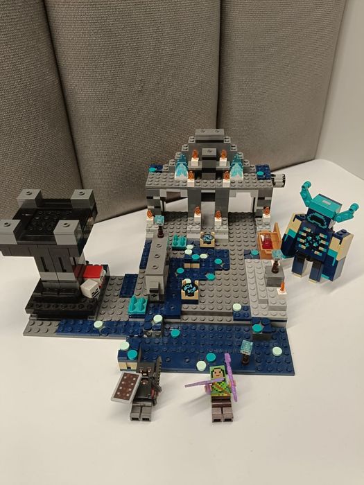LEGO Minecraft 21246 Walka w Mrocznej Głębi – komplet, pudełko + instrukcja
