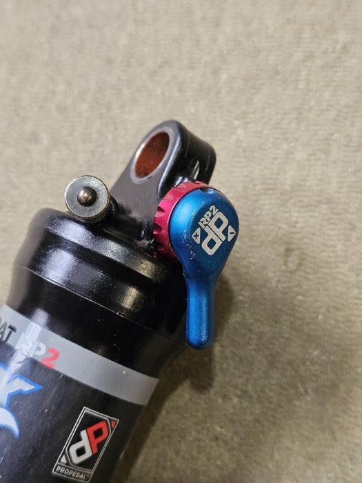Продам амортизатор fox rp2
