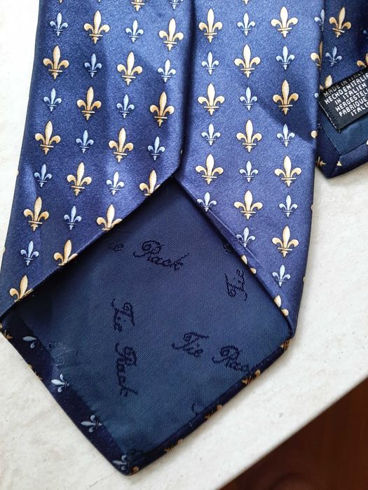 продам галстук Италия шелк Tie Rack