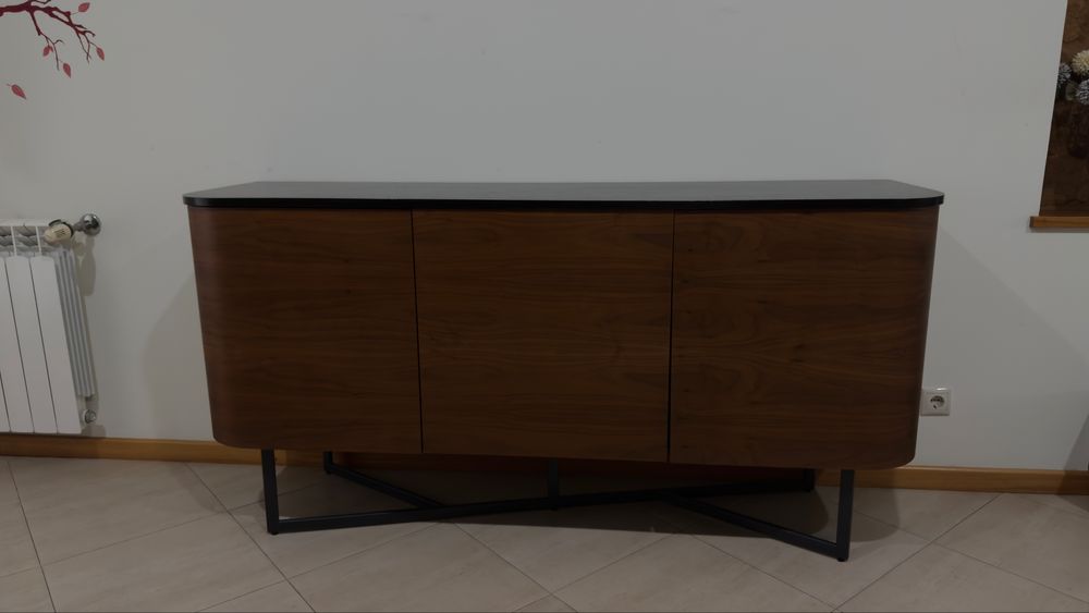 Conjunto mesa e aparador