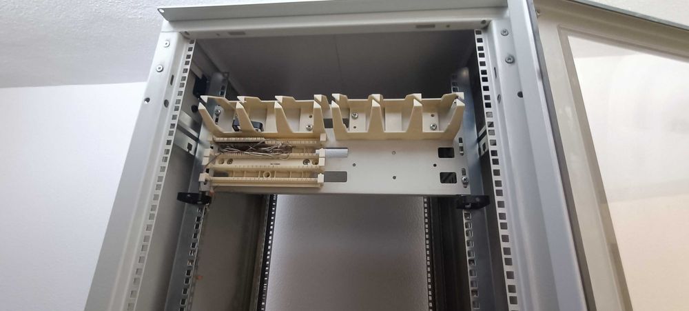 Metal IT Rack with Removable Doors – Negotiable64284328615683121