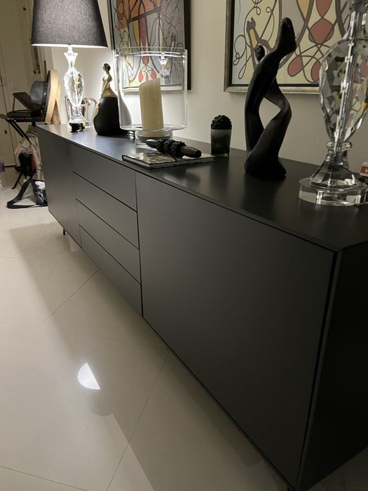 Aparador de sala funcional para vario utilidades