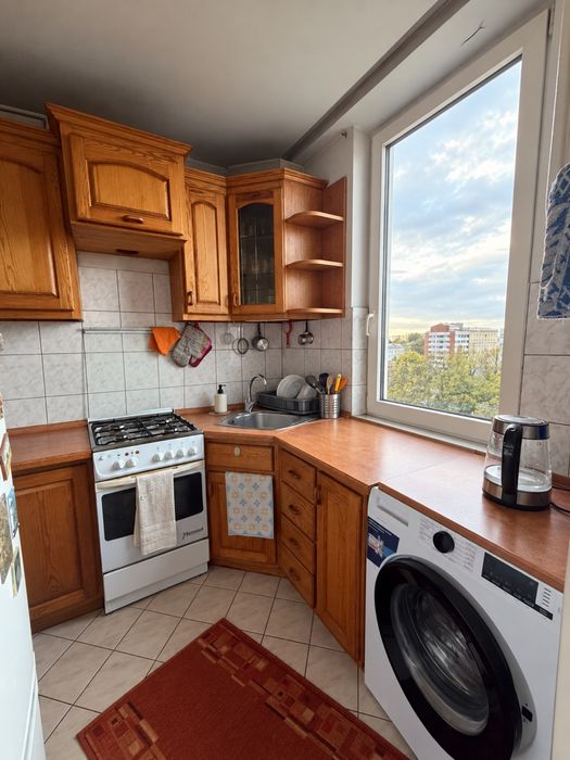 Przytulne, jasne mieszkanie 3-pokojowe z miejscem parkingowym! / Bright and Comfortable 3-Room Apartment with a Parking Space!