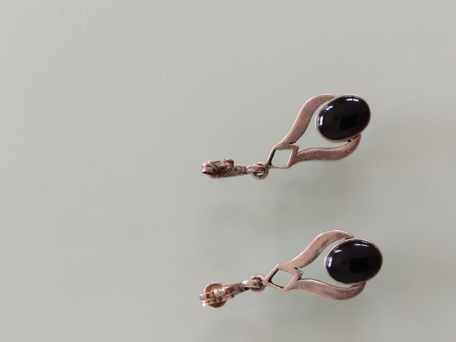 lindos brincos de prata e pedras.pedra reversível. preta (ónix) ou bra