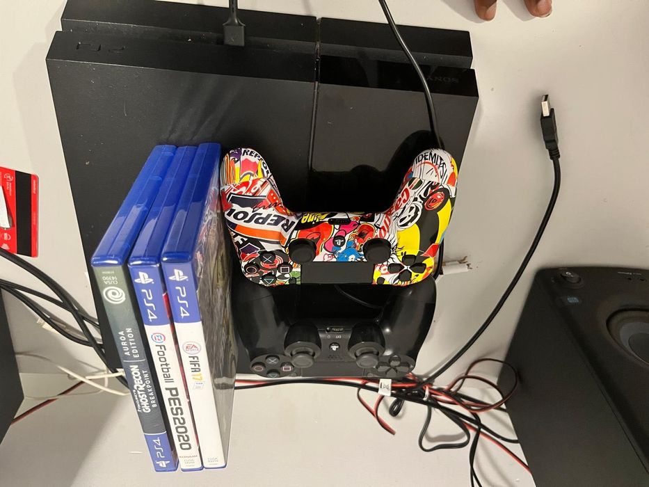 PlayStatio 4 semi nova