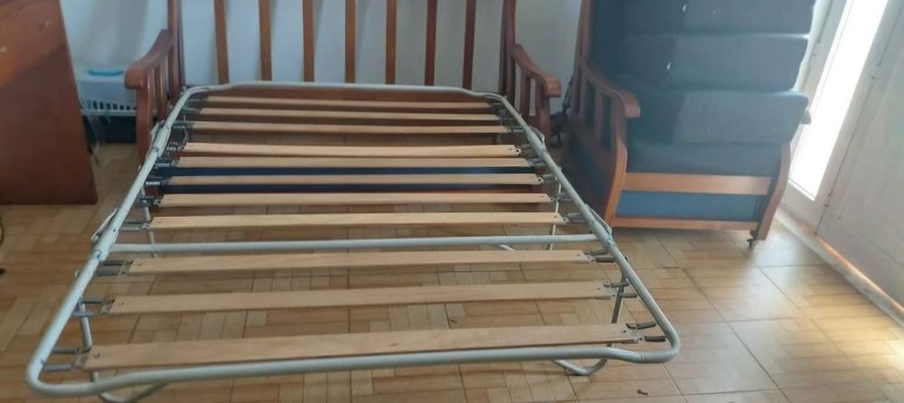 Sofá-cama e poltrona