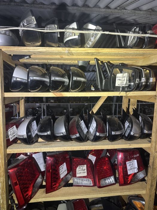 Фонарь задний правый левый KIA Sorento 2009-2013 г Цена разная галоген