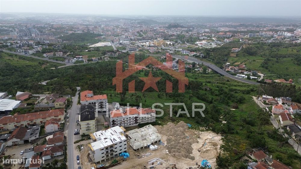 Apartamento T1 / Condomínio Fechado com Piscina / Pousos