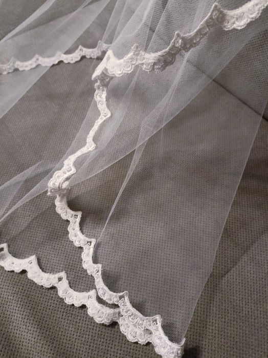 Welon, kolczyki i grzebyki ślubne