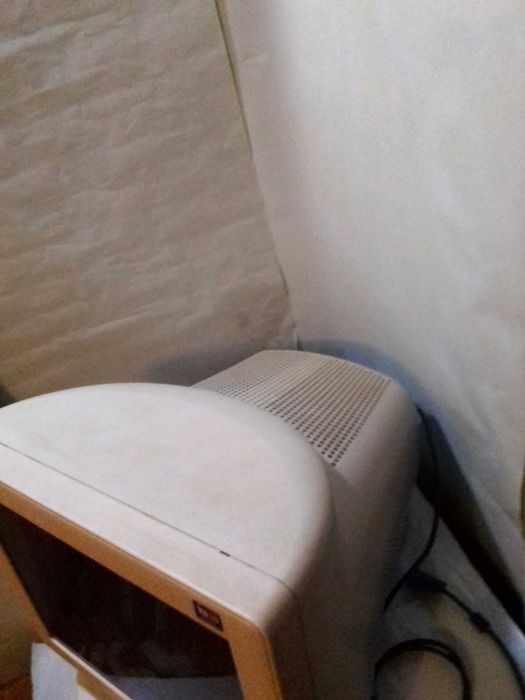 Монитор Samtron 17'' для ПК + CD.