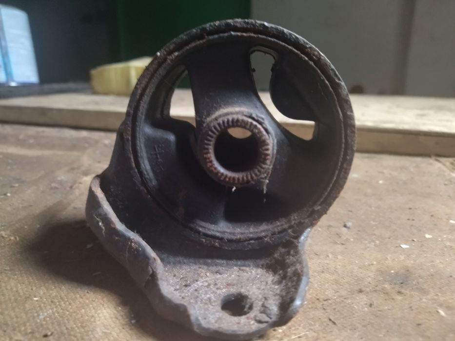 Стойки передние Шевролет-Aveo.