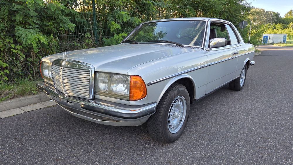 Mercedes-Benz W123