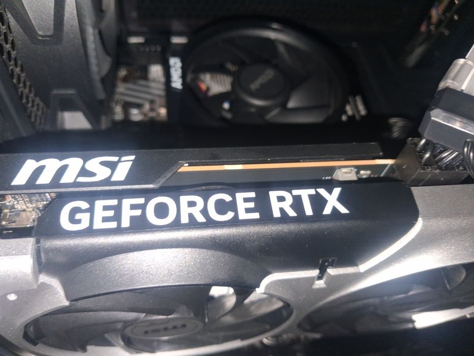 MSI GeForce RTX 5060 Ventus 2x (como novo)