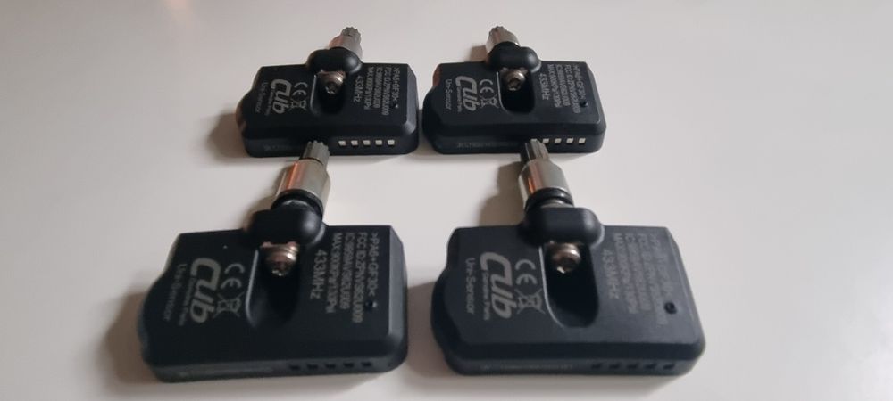 Czujniki ciśnienia do felgi aluminiowych komplet  4szt