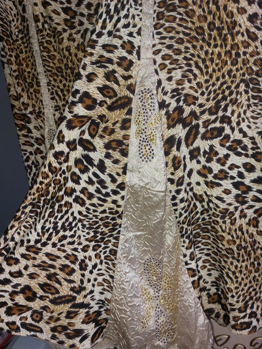 Чудовий нарядний жіночий костюм, розмір 50