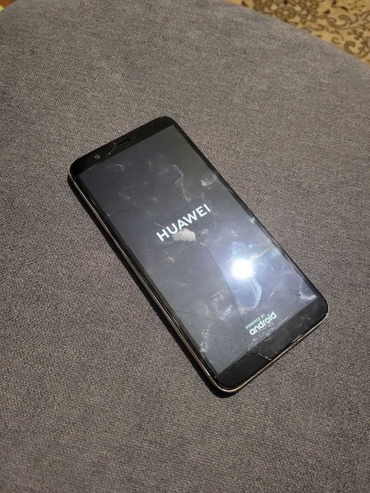 телефон Huawei P Smart