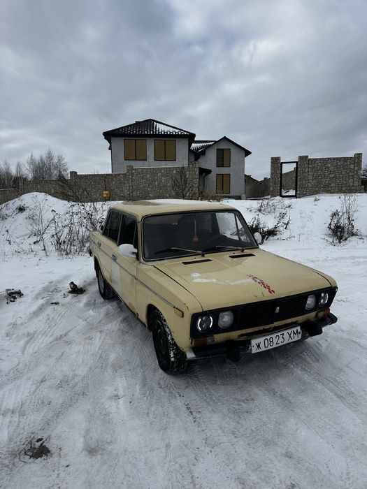 Жигулі ваз 2106.