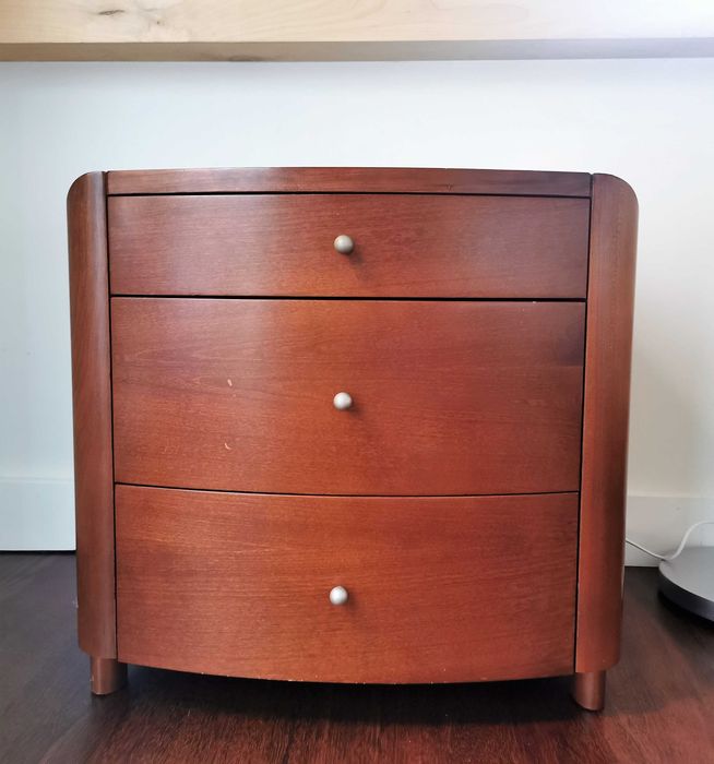 Mesa cabeceira em madeira maciça - OFERTA de COLÇHÃO