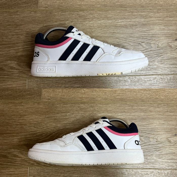 Продам БОМБЕЗНІ жіночі кросівки Adidas Hoops 3