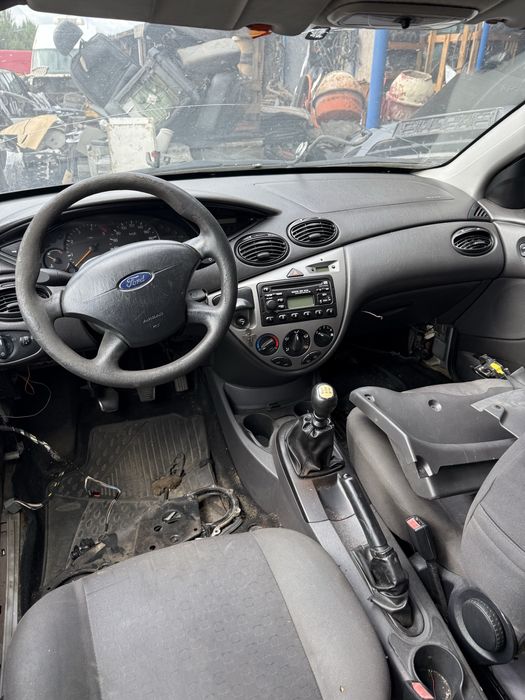 Форд Фокус 1 запчастини авторозборка ford focus mk1