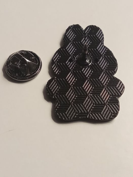 Przypinka haftka Labubu