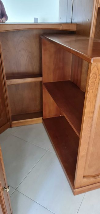 Móvel Bar de Canto Premium em Carvalho + 2 Bancos – [JÁ DESMONTADO]